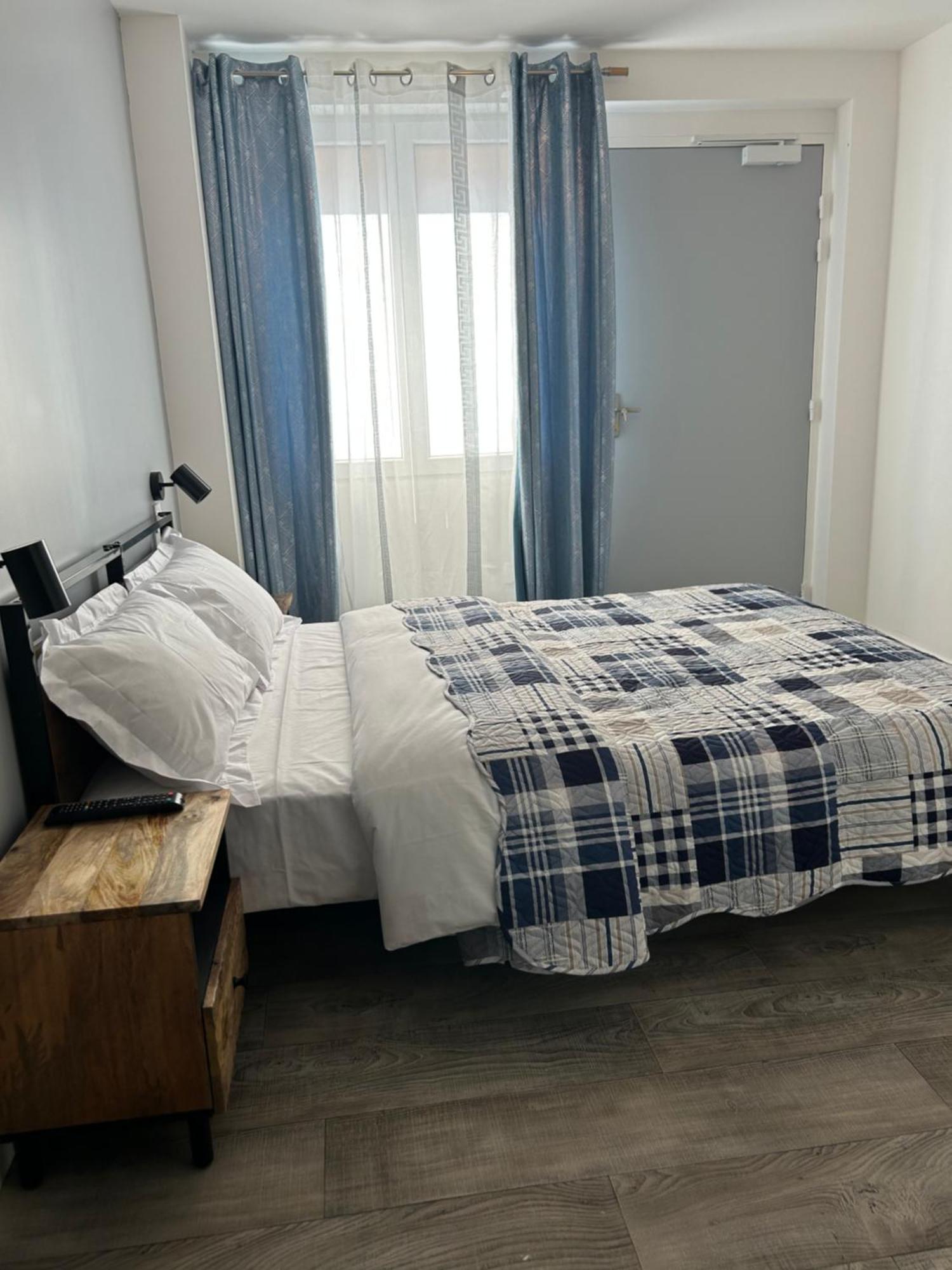 Hotel Saint - Charles 朗布依埃 外观 照片