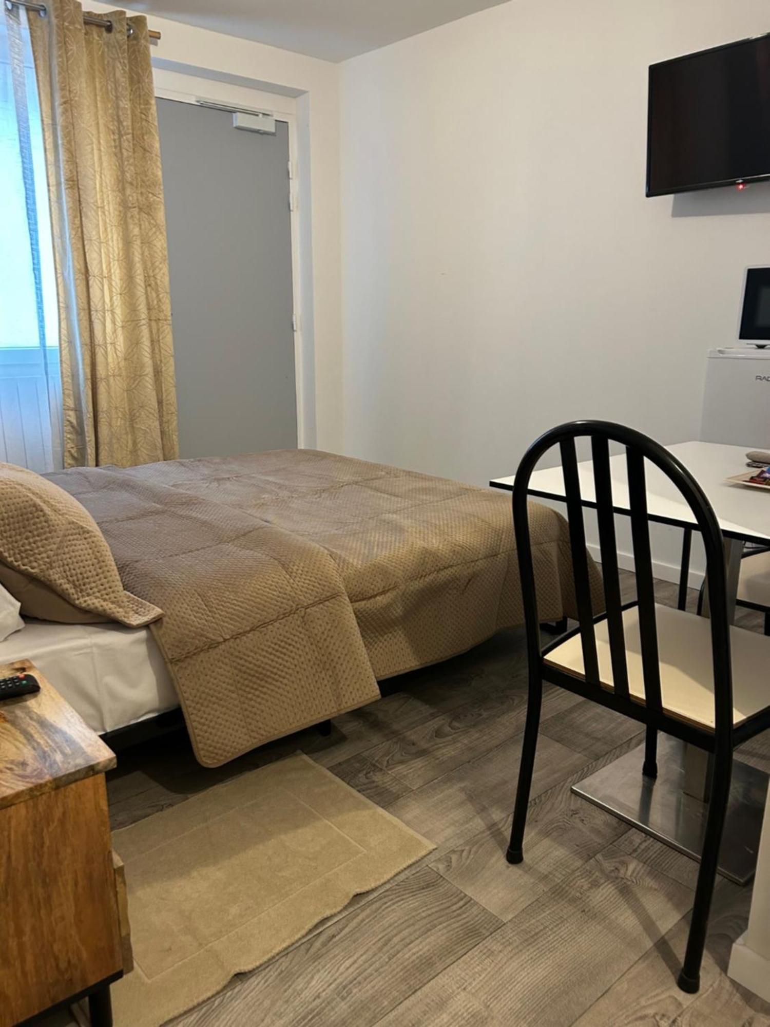 Hotel Saint - Charles 朗布依埃 外观 照片